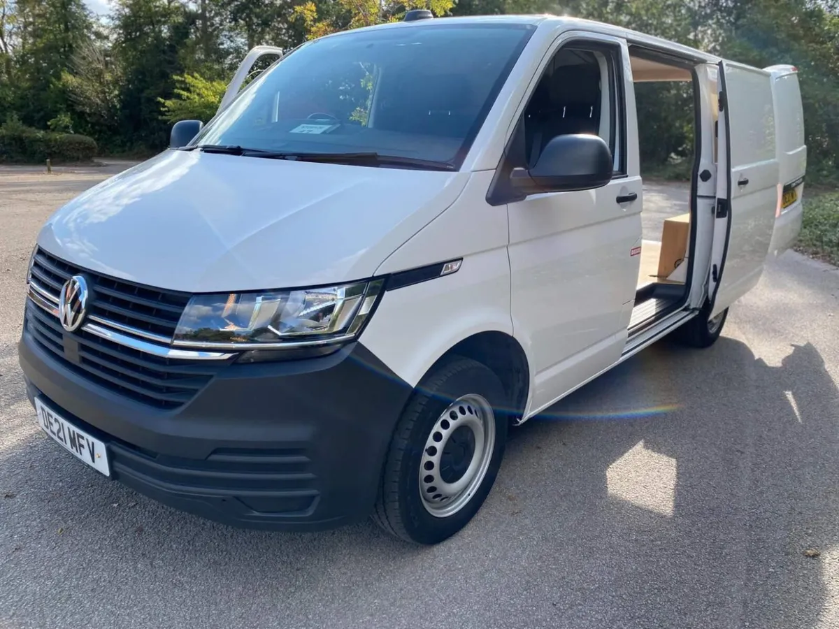 Volkswagen Transporter 2021 - Image 2
