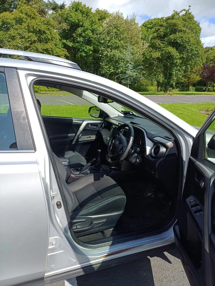 Toyota RAV4 2015 - Image 4
