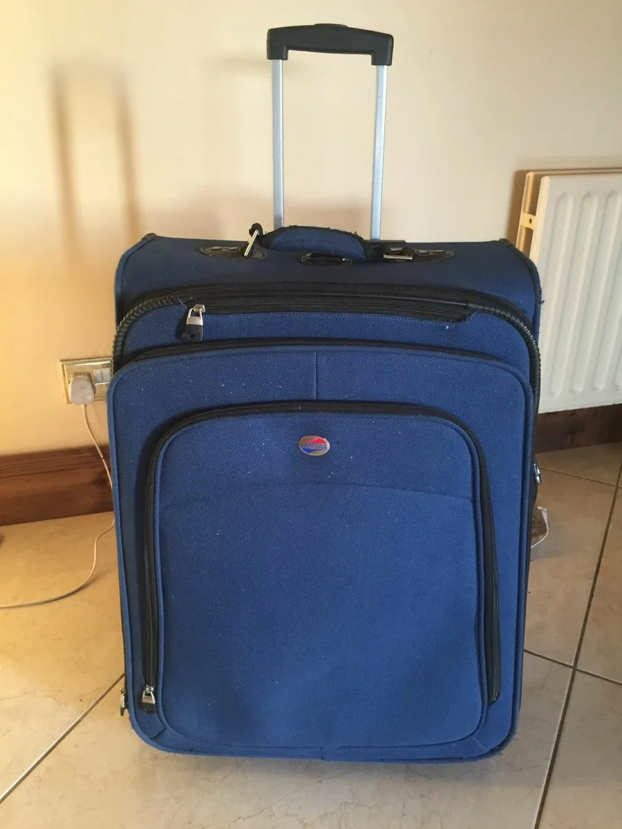 American Tourister suitcase - Image 1
