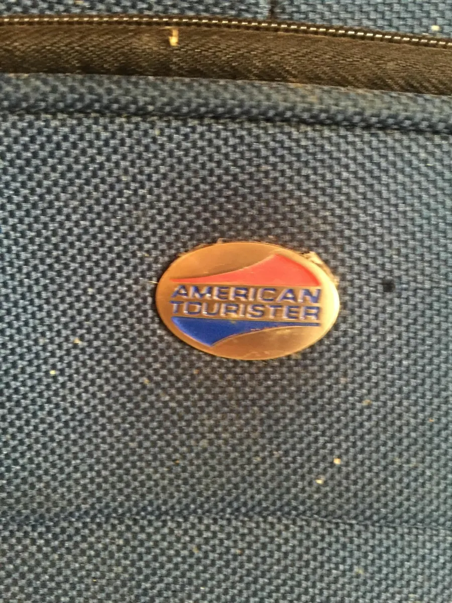 American Tourister suitcase - Image 2