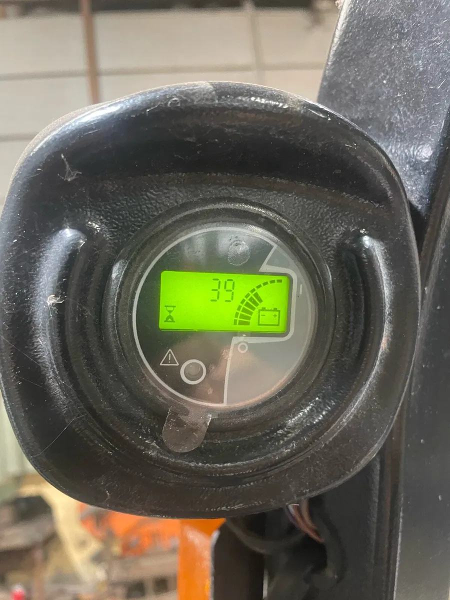 Forklift - Image 3