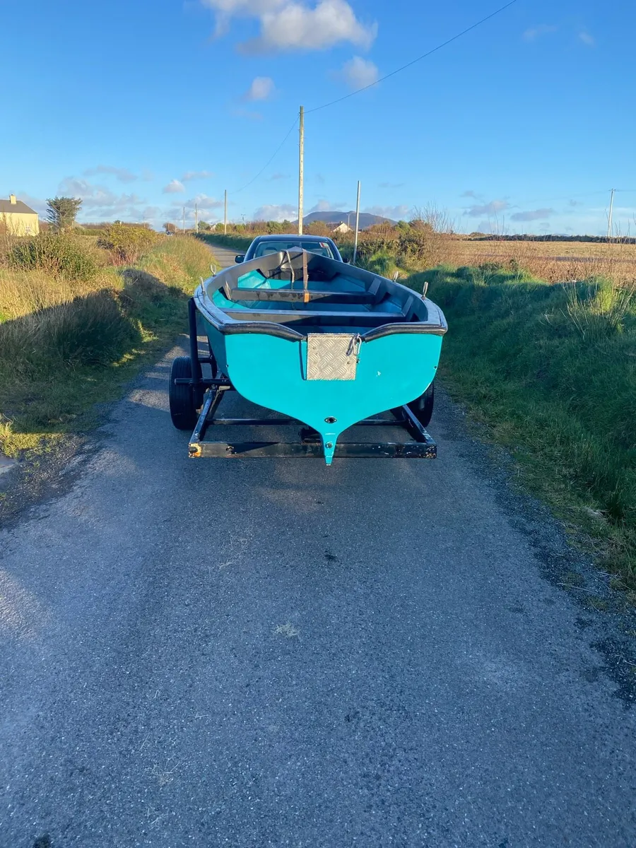 17 foot lake boat - Image 2