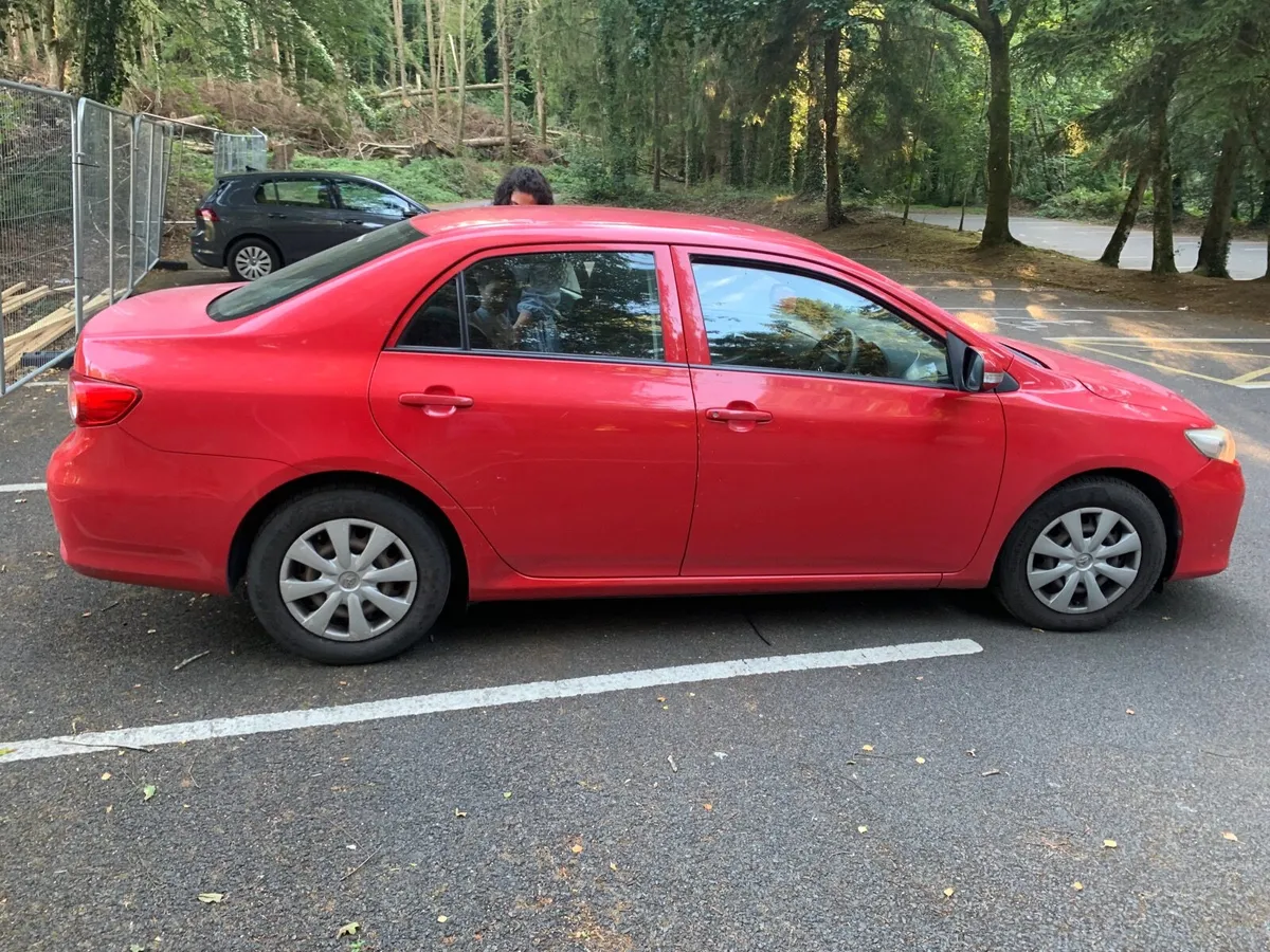 Toyota Corolla 2010 - Image 2