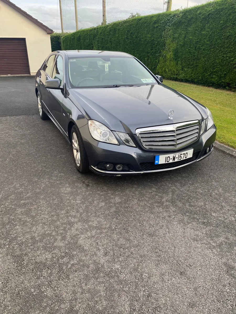 Mercedes-Benz E-Class 2010 - Image 1