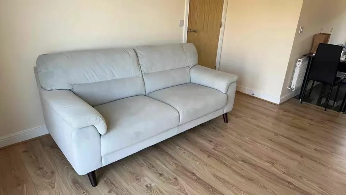 sofa - Image 3