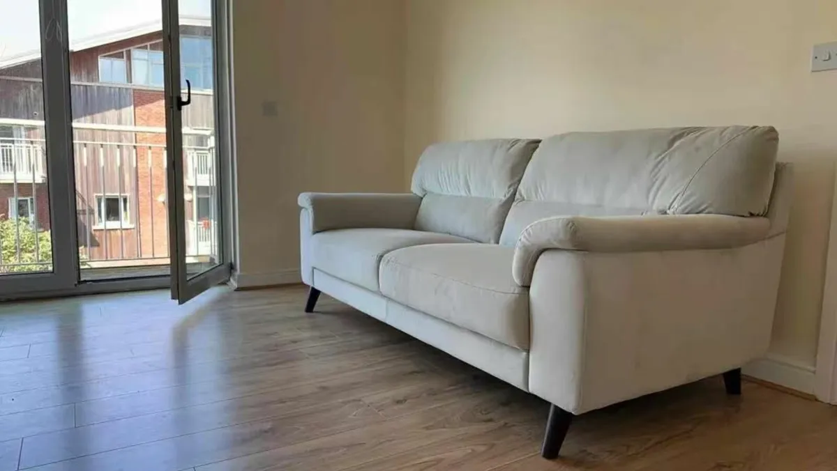 sofa - Image 4