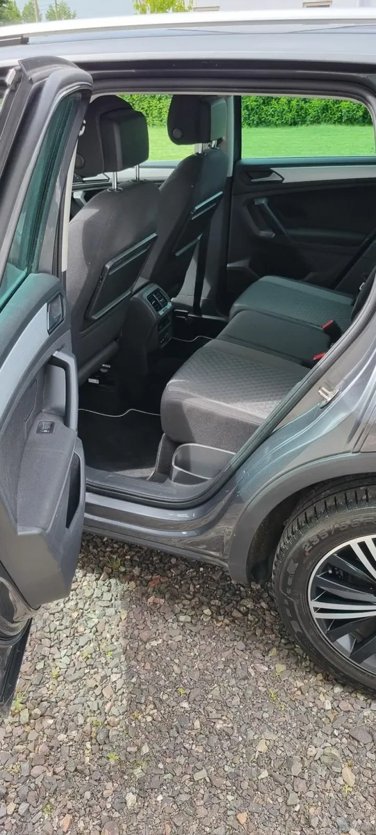 2018 Volkswagen Tiguan 2.0L TDI SE NAV - Image 3