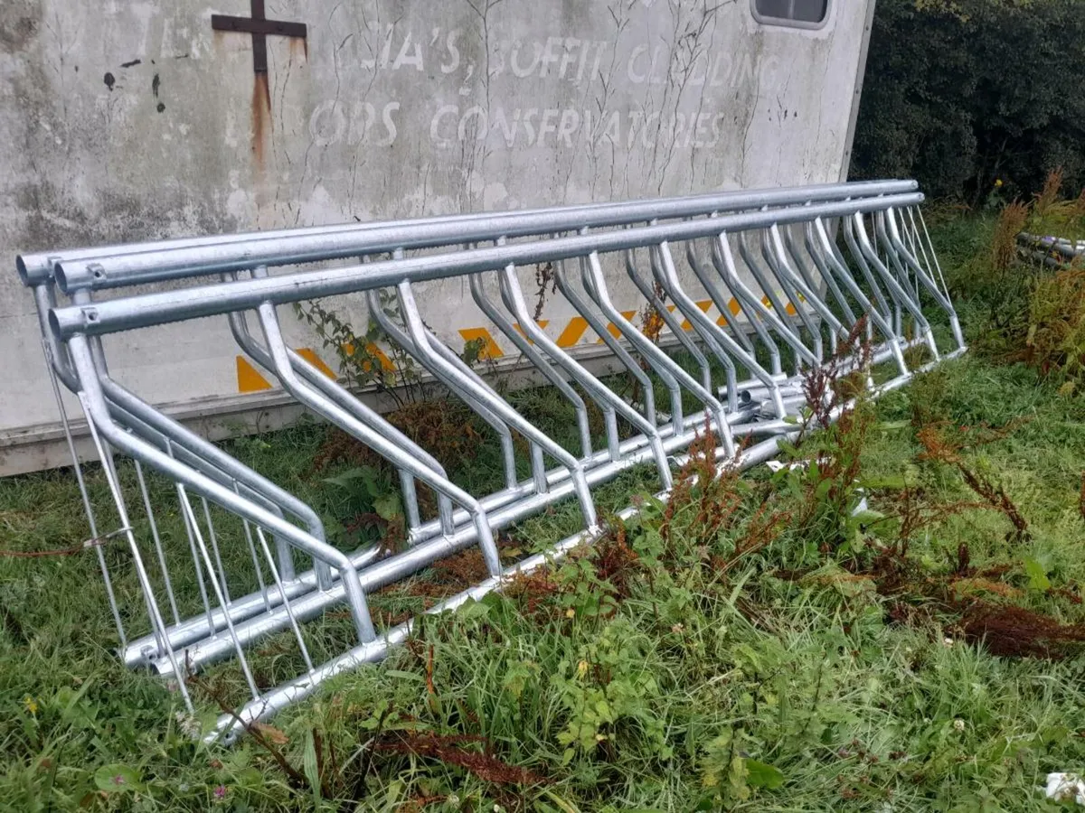 Cattle feeding barriers - Image 1