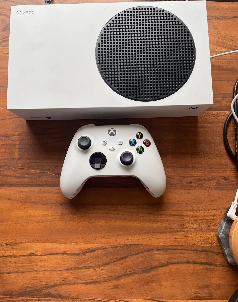 Gaming console - Image 1