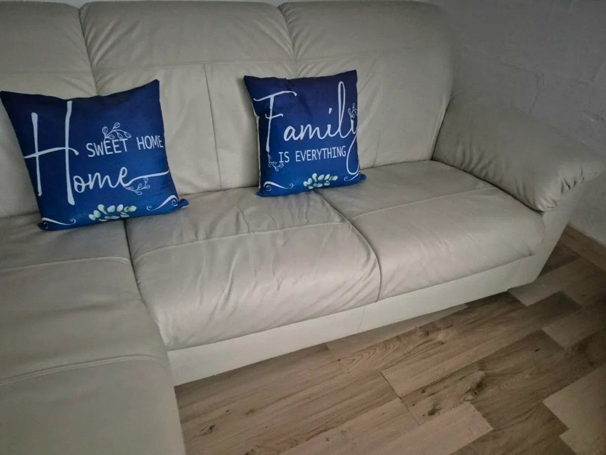 Small ikea corner couch with Delivery - Image 2