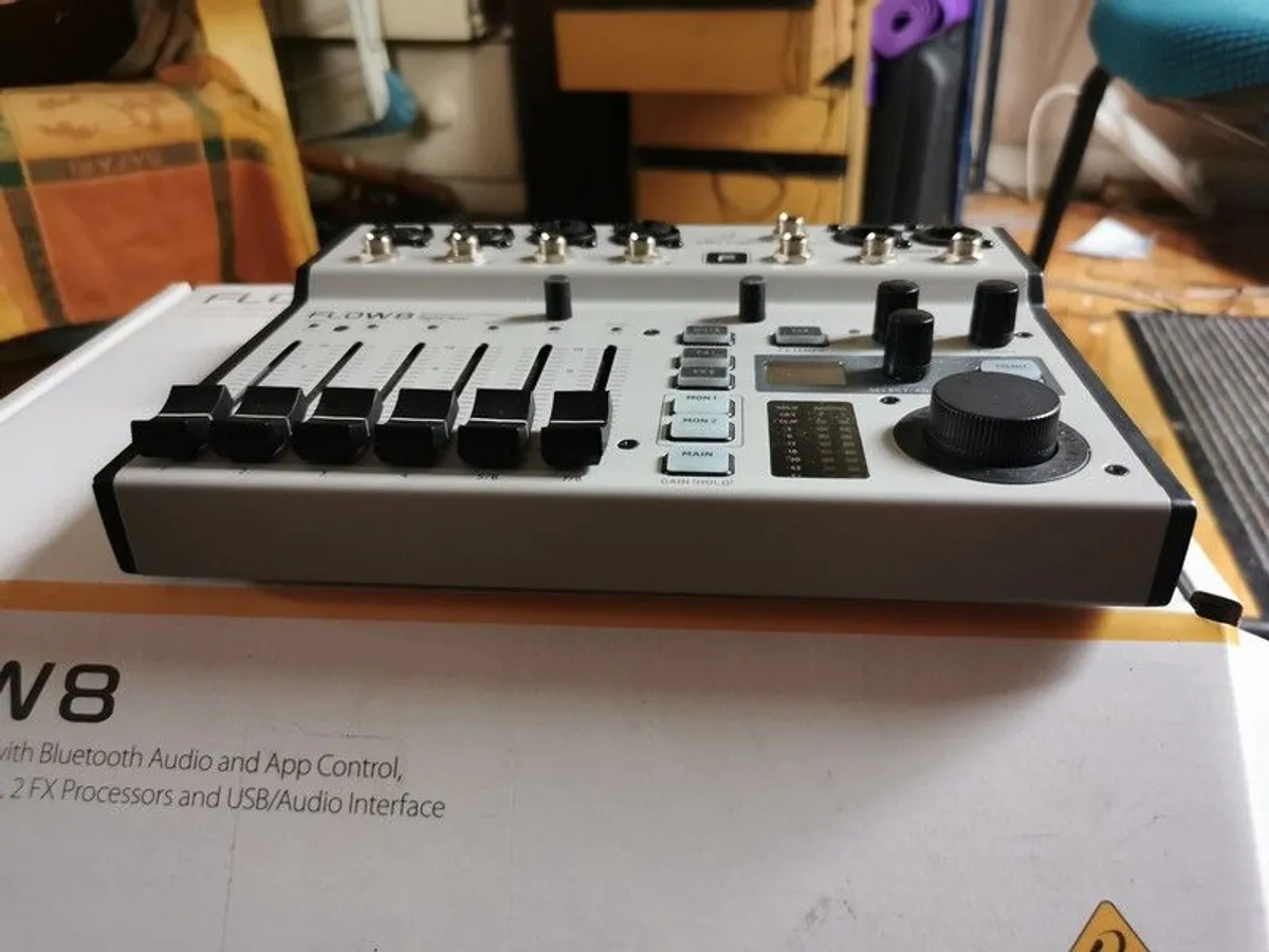Behringer Flow 8 Digital mixer with multichannel interface and bluetooth. - Image 2