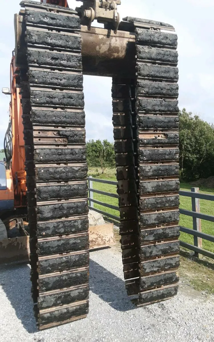 Excavator Steel Tracks - Image 1