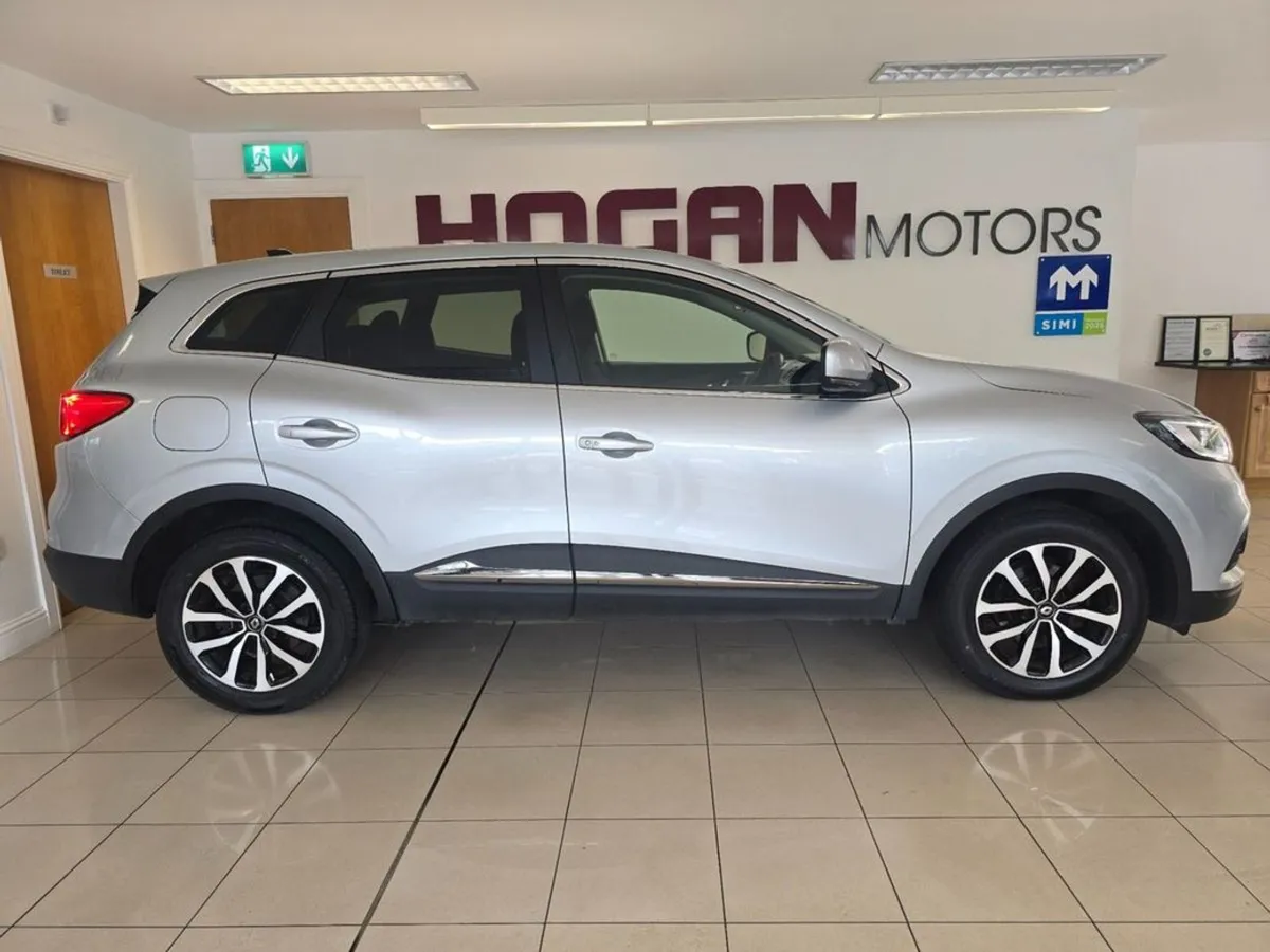 Renault KADJAR Petrol 140 MY 2022 Best Spec - Image 3