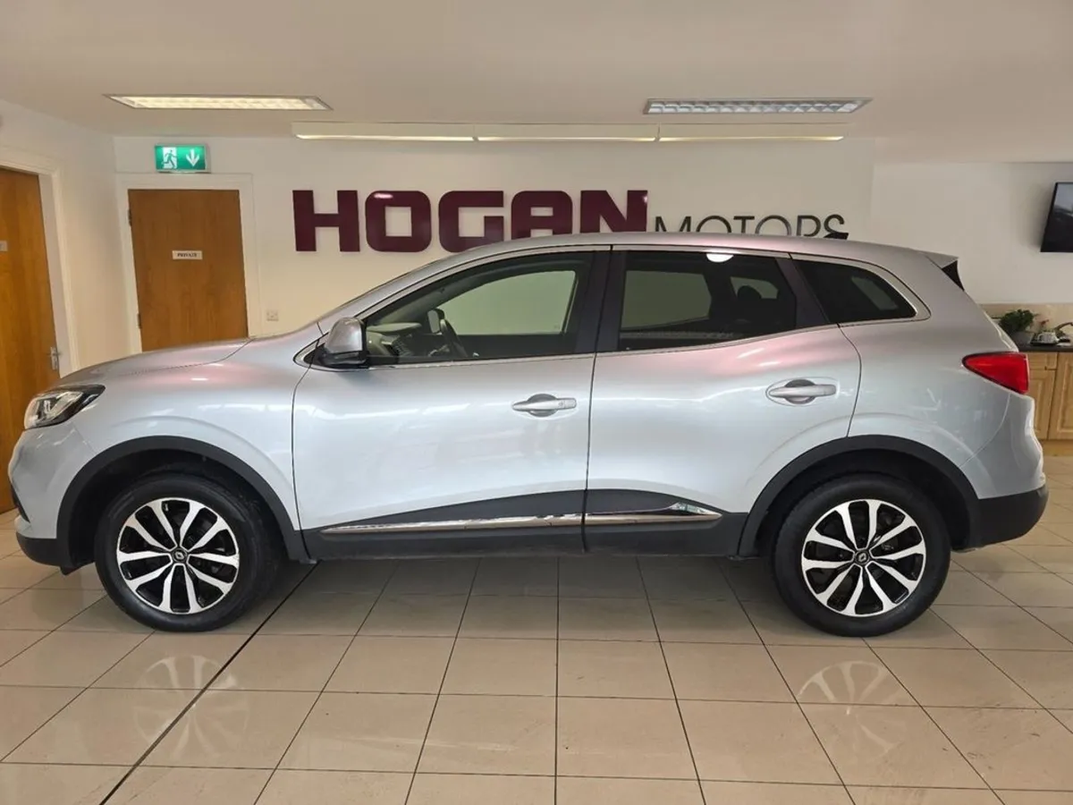 Renault KADJAR Petrol 140 MY 2022 Best Spec - Image 4