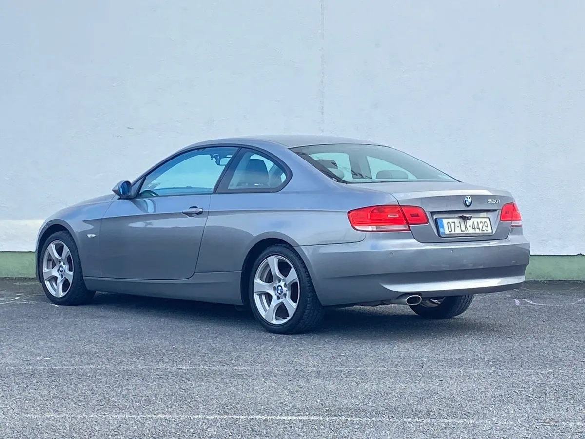 BMW 320i coupe Automatic - Image 4