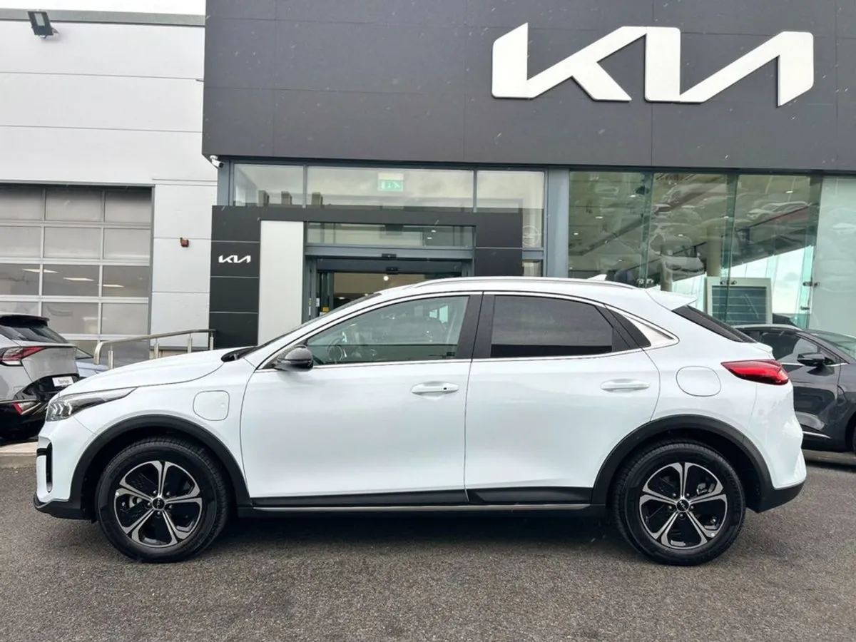 Kia Xceed 1.6 Plug In Hybrid - Image 2