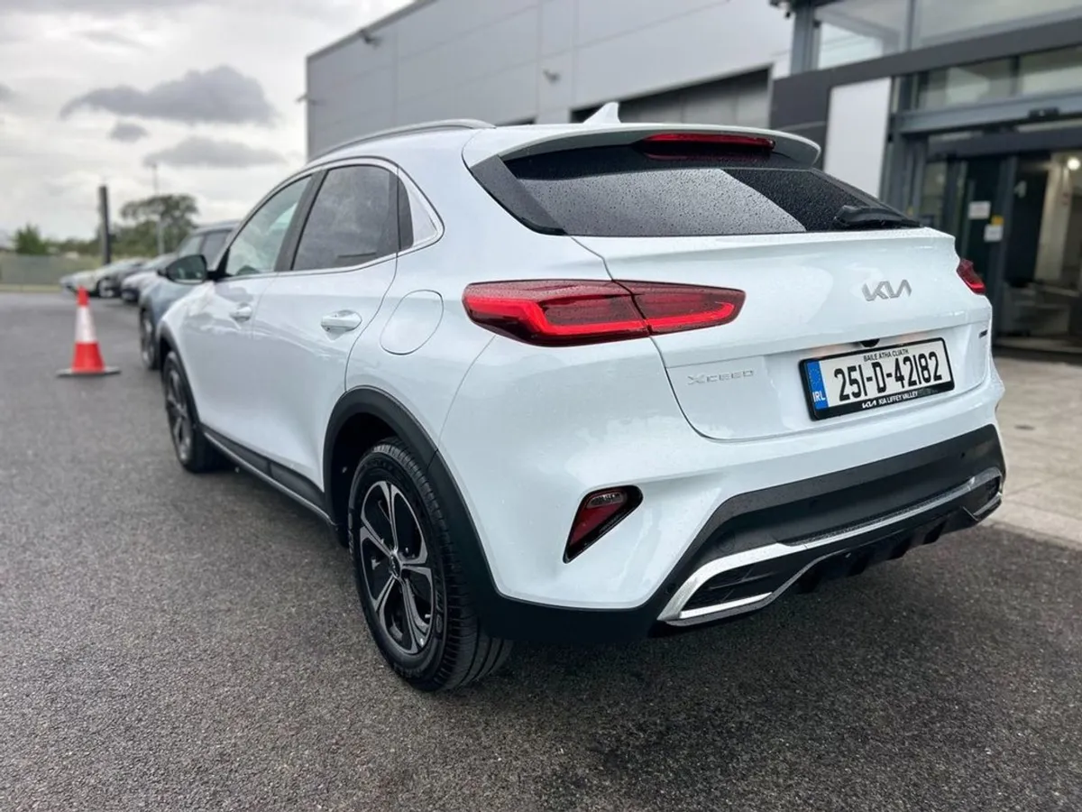 Kia Xceed 1.6 Plug In Hybrid - Image 3