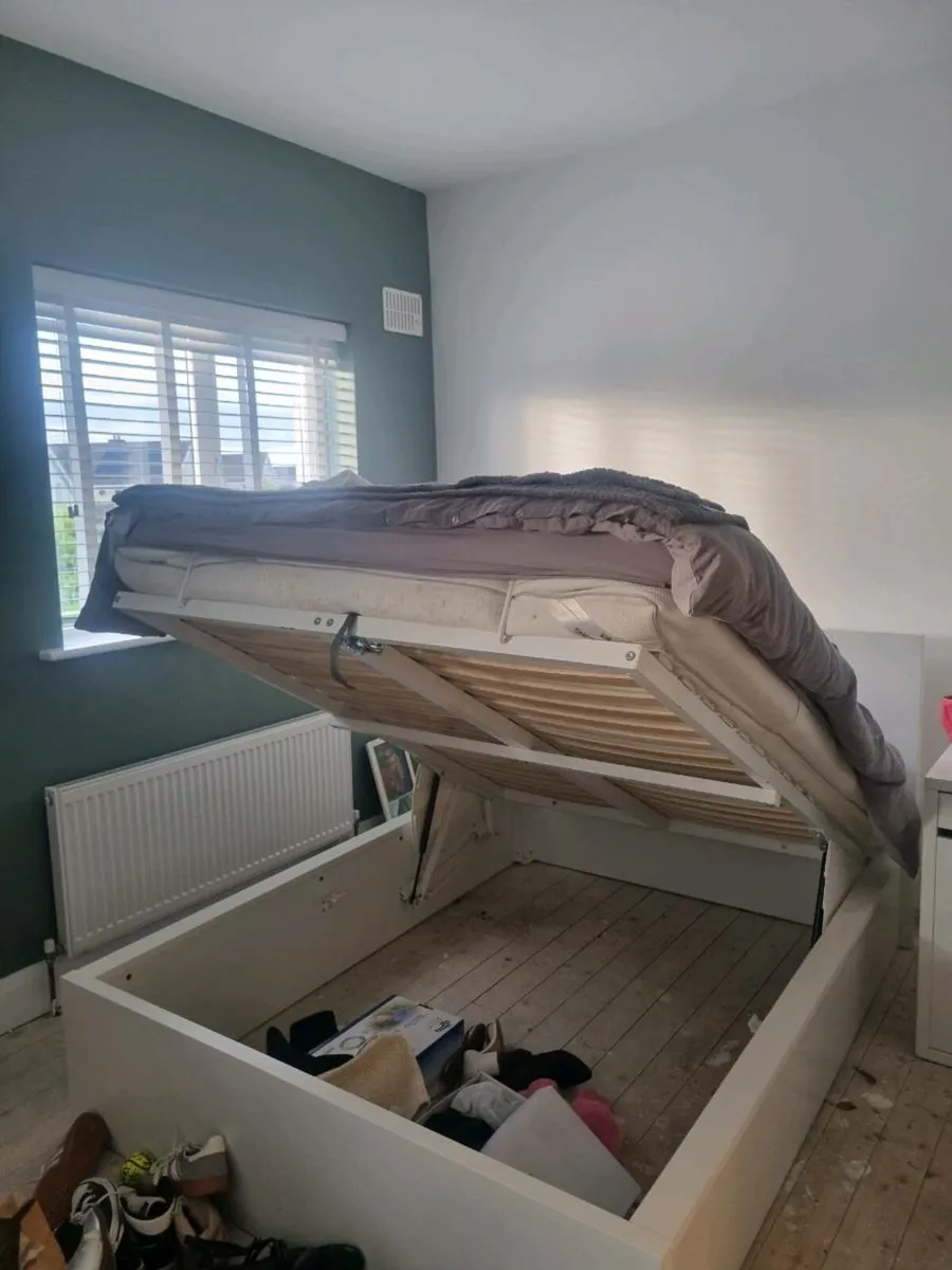 2 double beds - Image 2