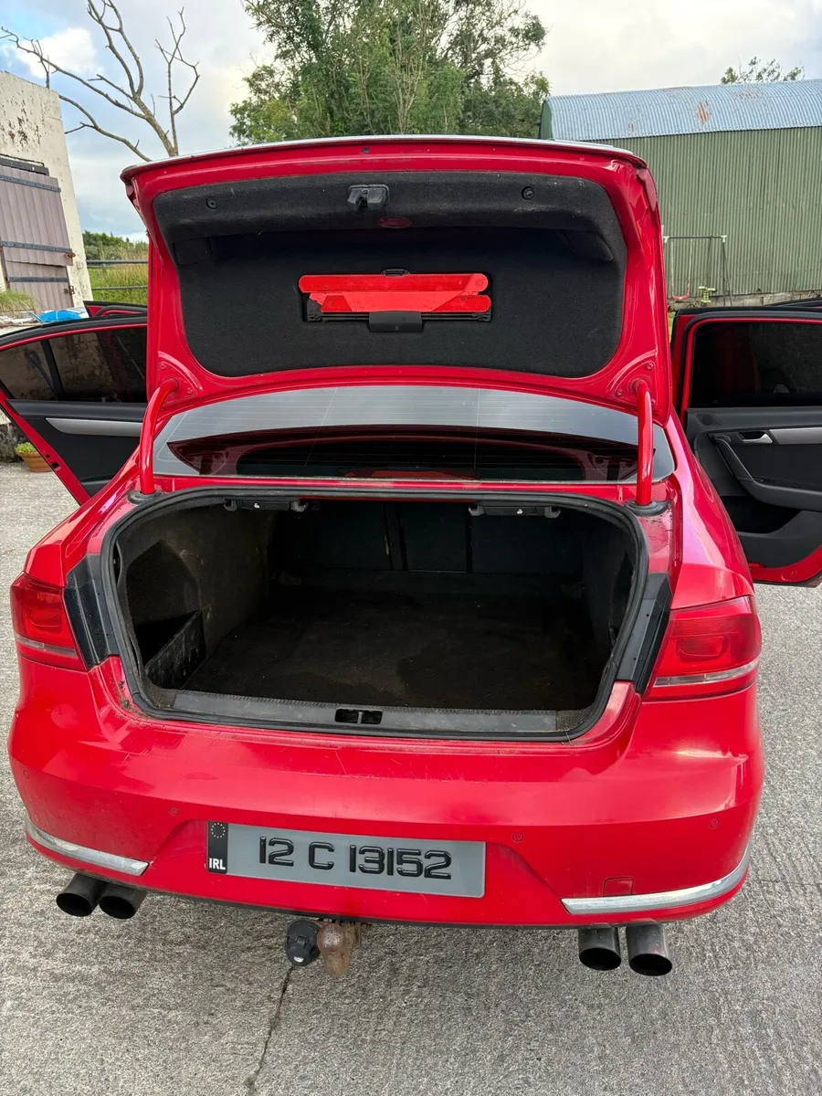 Volkswagen Passat 2012 - Image 3