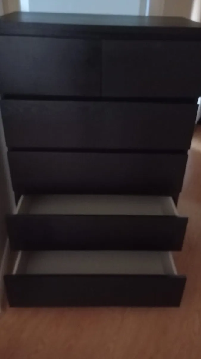 chest of drawers - Image 1