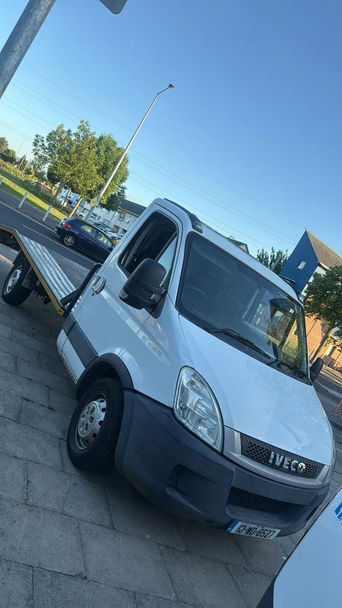 Van - Image 1