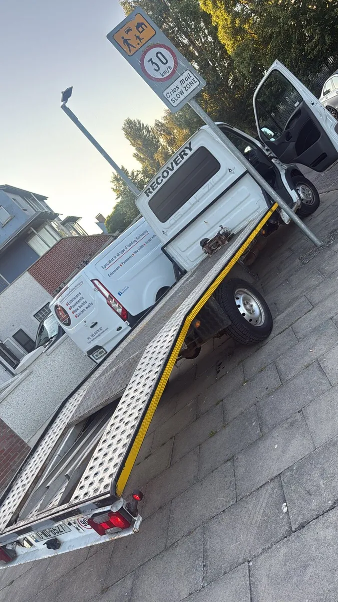 Van - Image 2