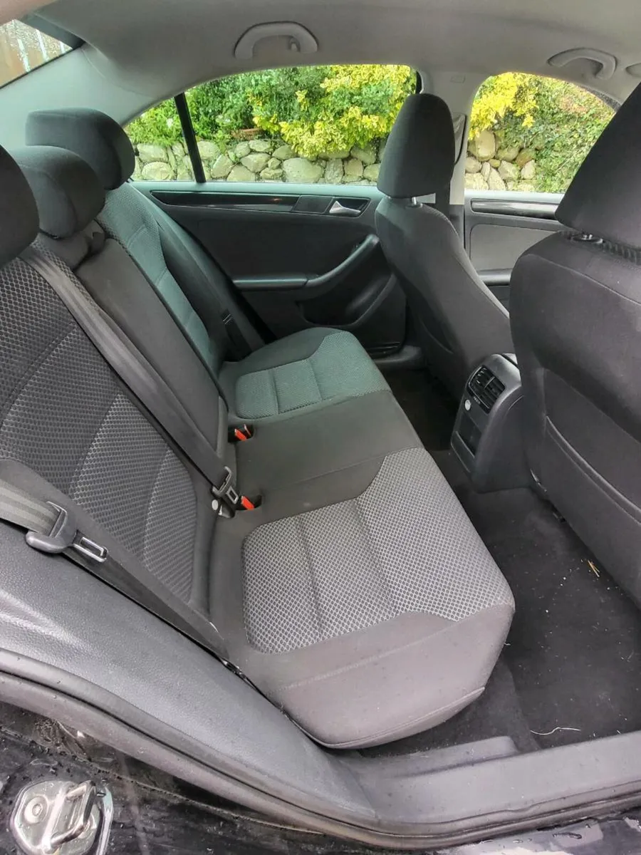 Volkswagen jetta - Image 2