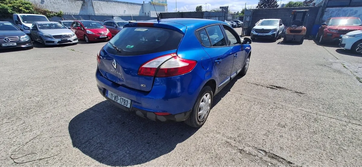 11 Megane - Image 2