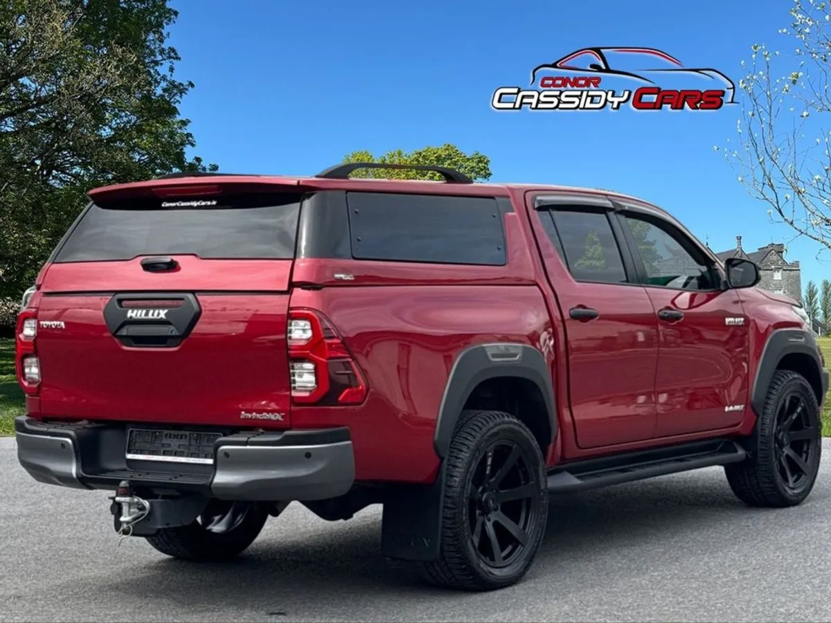 Toyota HiLux Invincible-x 4WD D-4d  fully Loaded - Image 2