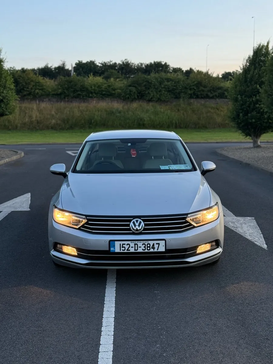 Volkswagen Passat 2015 - Image 2