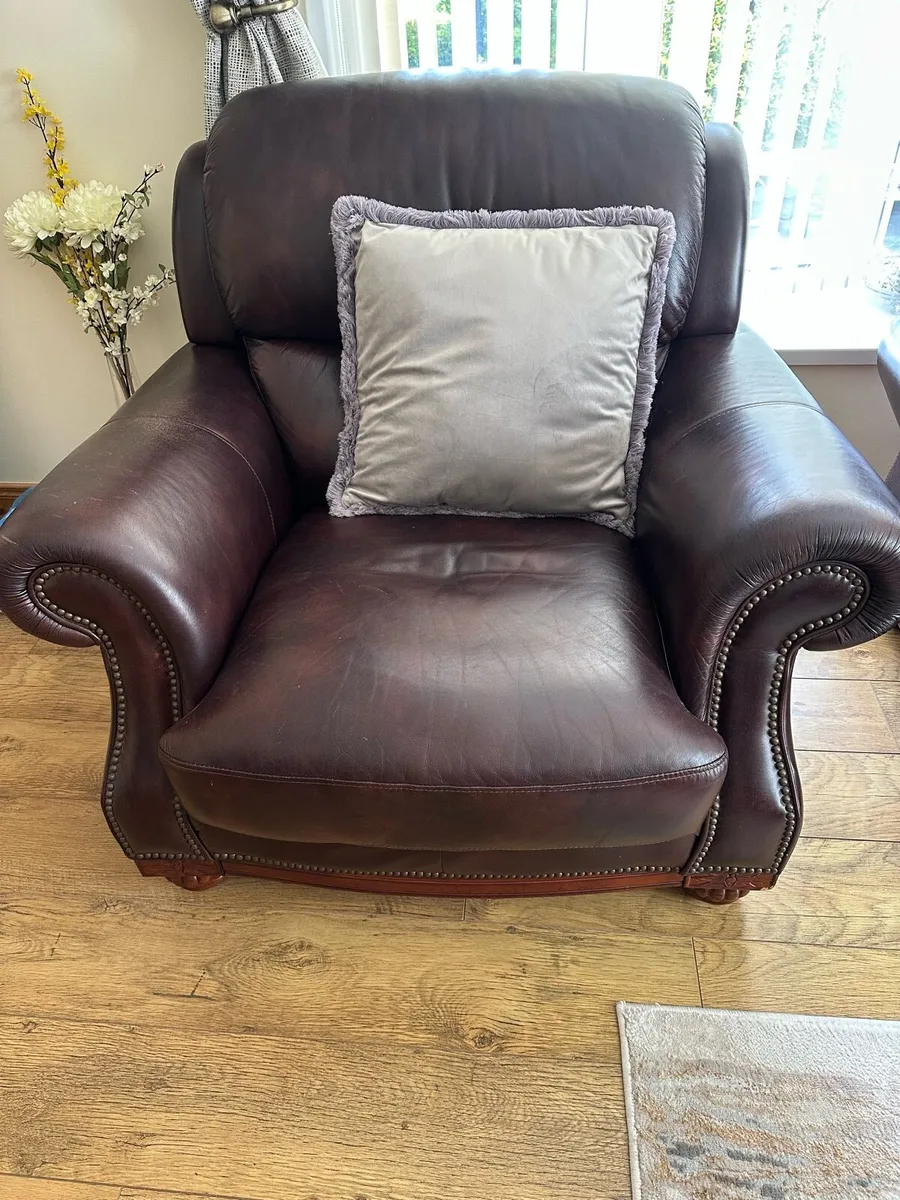FOR SALE LARGE FULL BROWN LEATHER SUITE - Image 4
