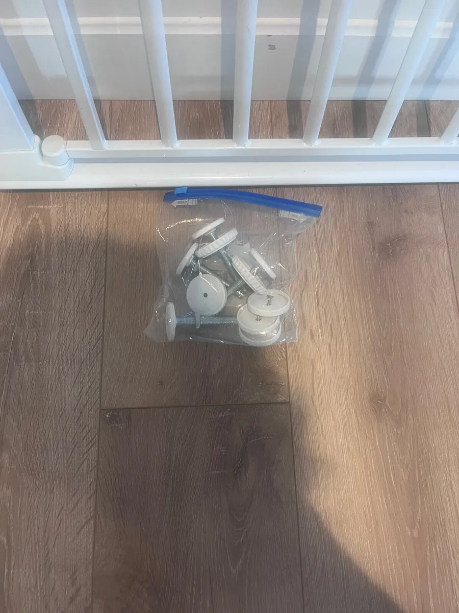 Baby safety gate - Image 2