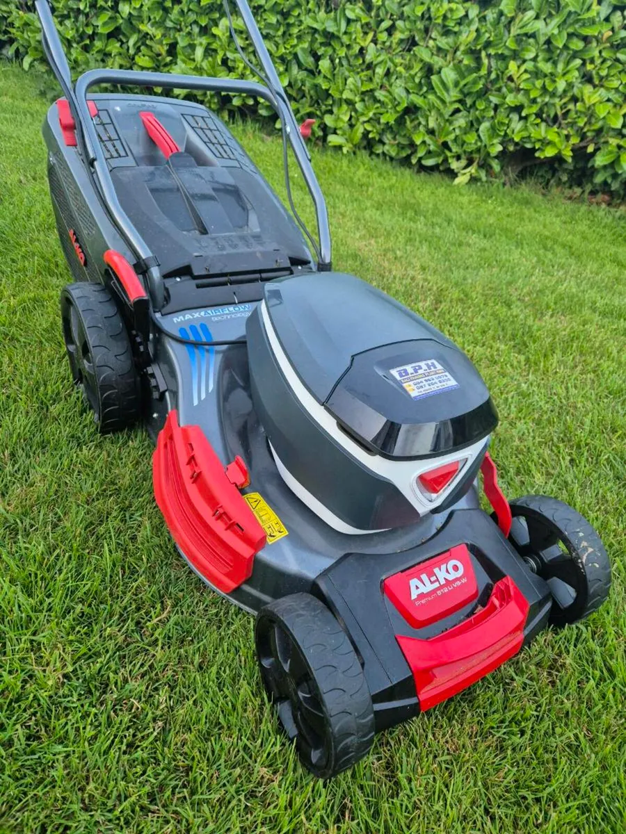Lawnmower Battery power No Engine Demo unit Al-ko - Image 1