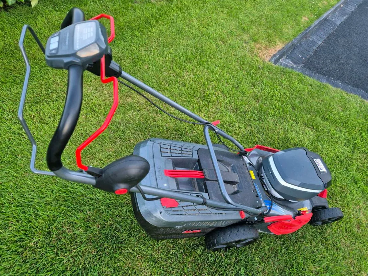 Lawnmower Battery power No Engine Demo unit Al-ko - Image 2