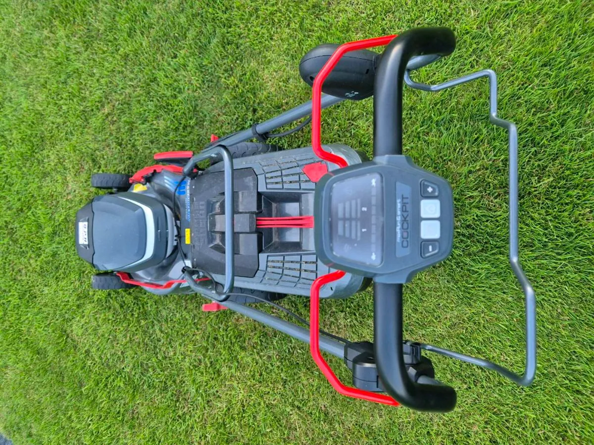Lawnmower Battery power No Engine Demo unit Al-ko - Image 4