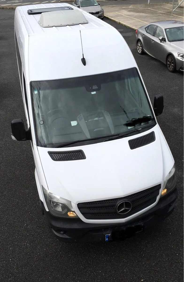 MERCEDES SPRINTER 17seats - Image 2