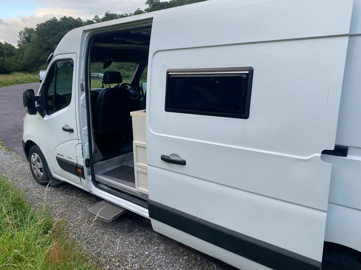 Renault Master Camper - Image 4