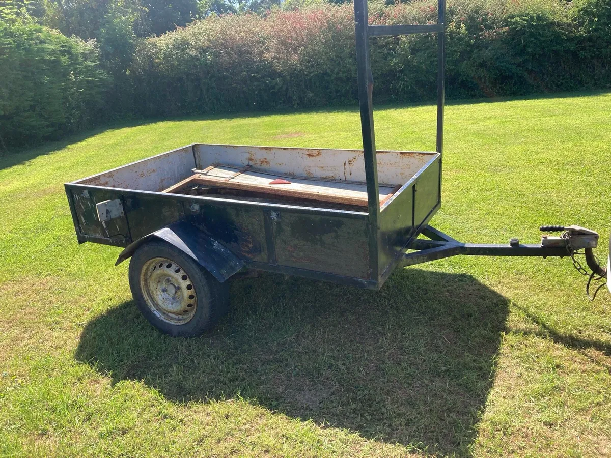 Trailer - Image 1