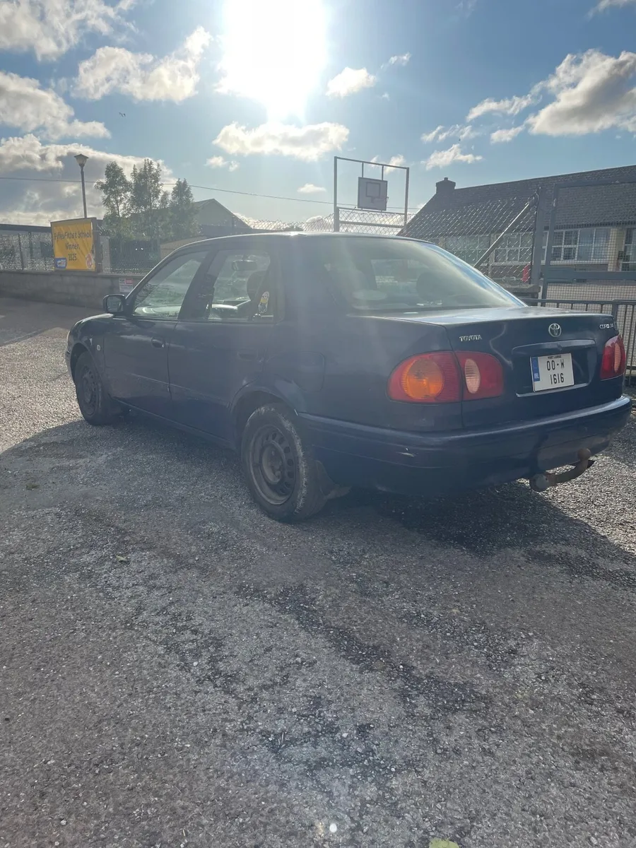 Toyota Corolla 2000 - Image 2