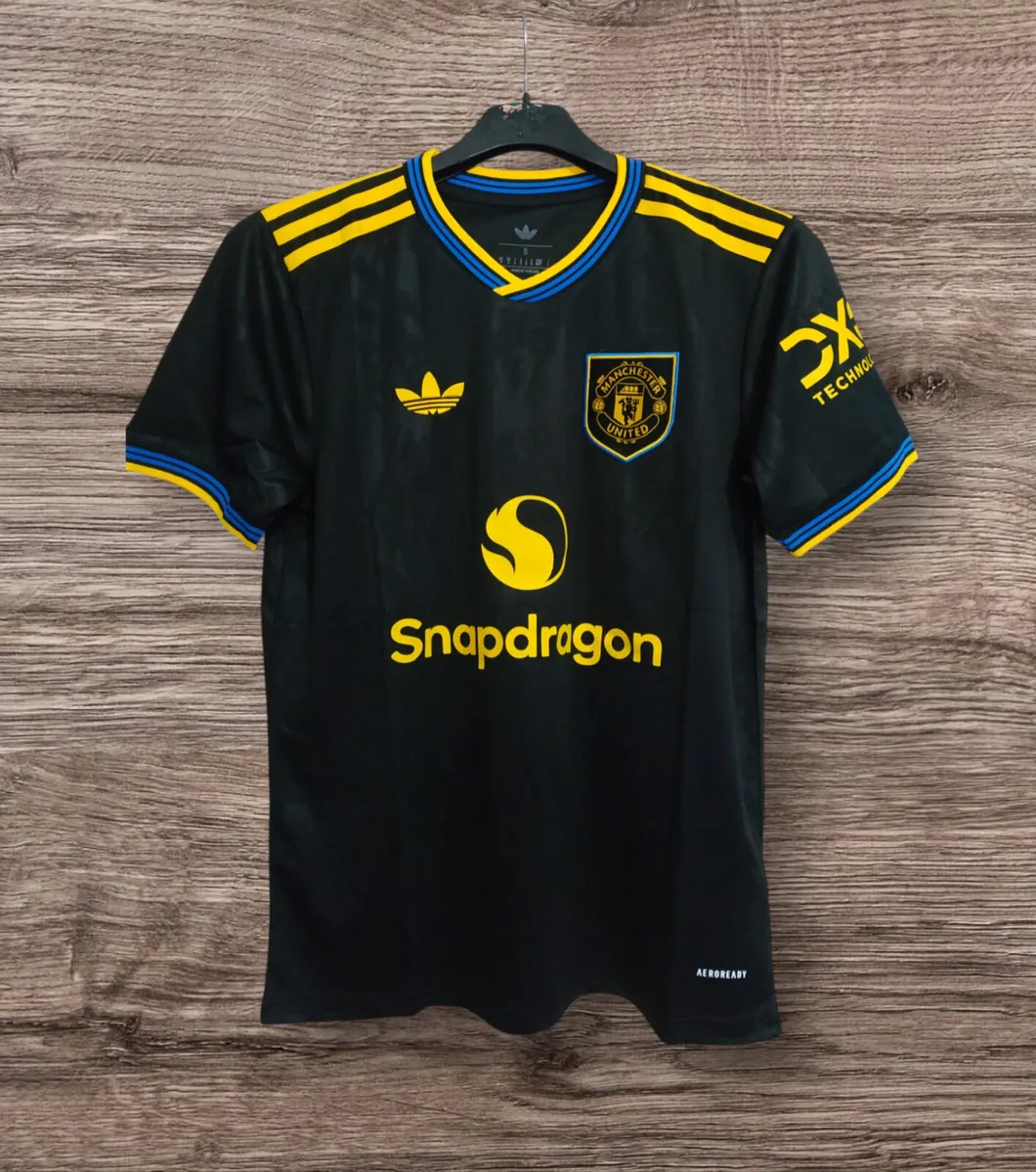 MAN UTD ( 3RD ) JERSEY , SIZE , S M , L . - Image 1