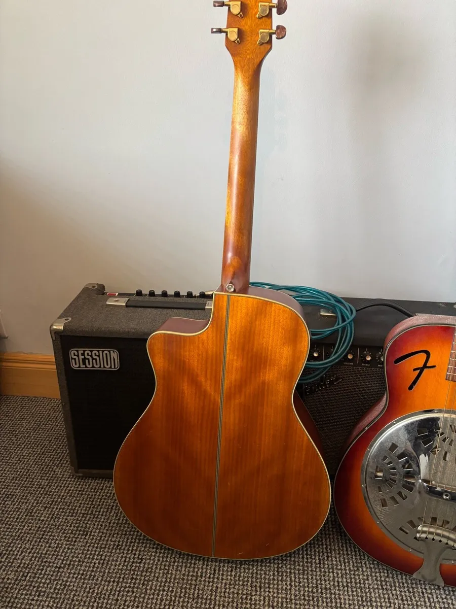 Acoustic guitar - Image 2