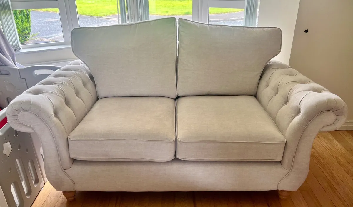Cream 2 + 3 seater chesterfield Sofa - Image 1