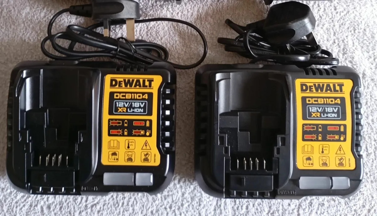 DeWalt Dual Charger (New) - Image 2