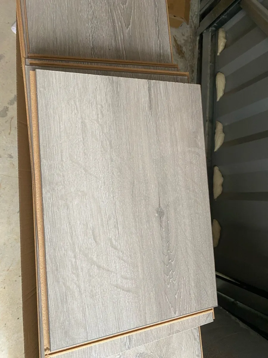 Laminate floor - Image 2