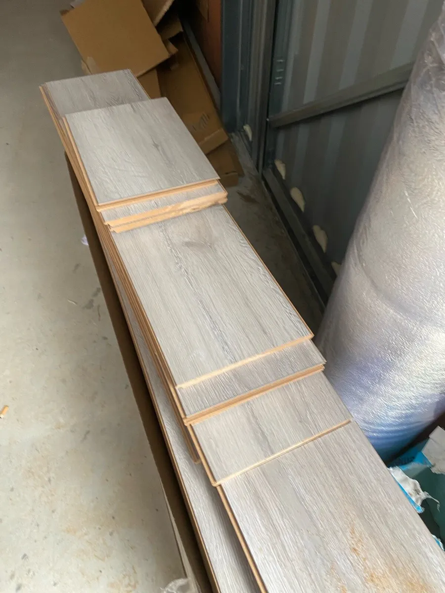 Laminate floor - Image 3