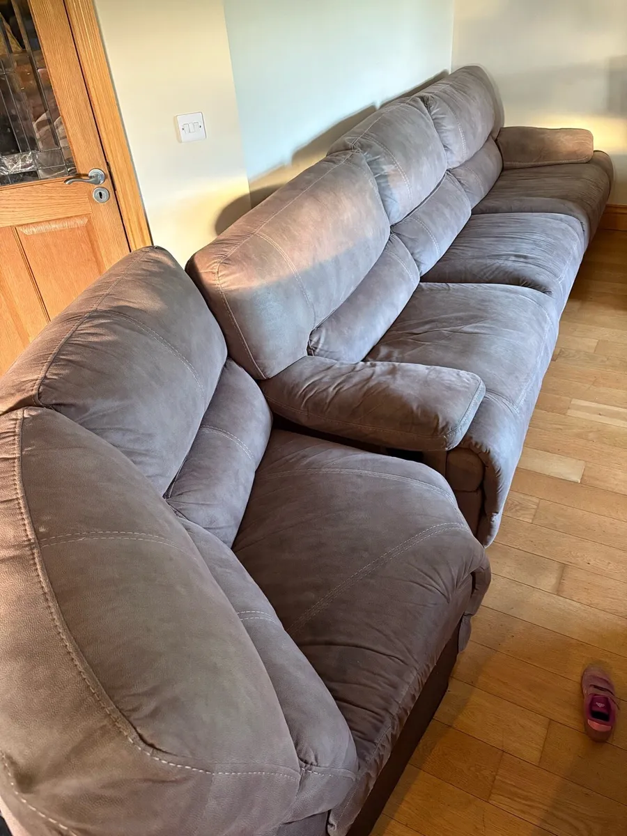 Corner couch - Image 1