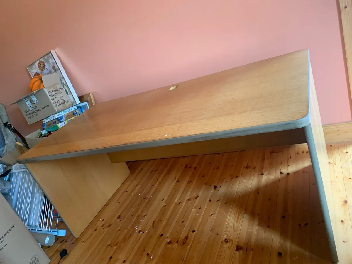 Desk - Image 2