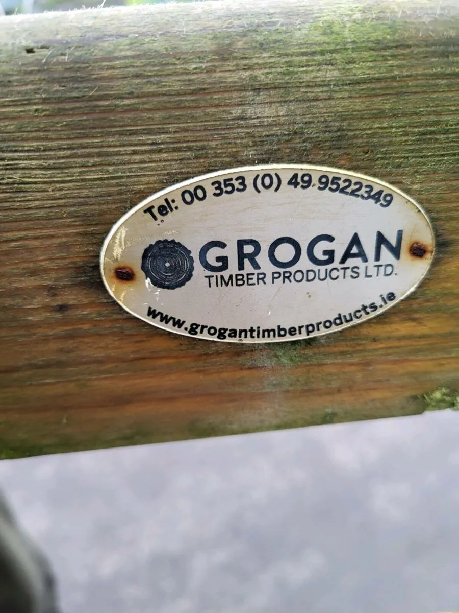 6 ft gate and 4 ft gate for sale - Image 2