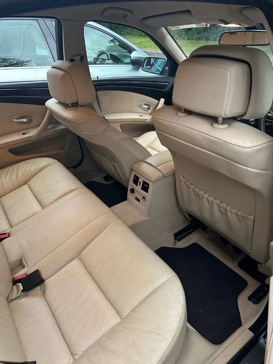 BMW 5-Series 2008 - Image 2