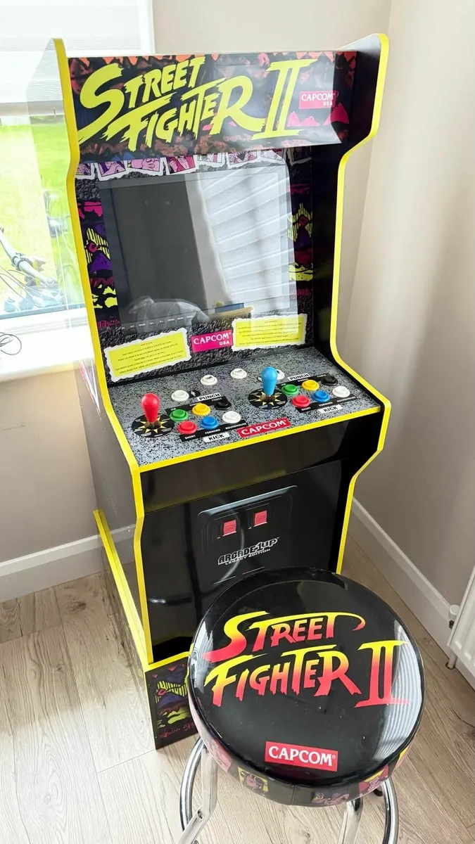 Arcade Machine - Image 1